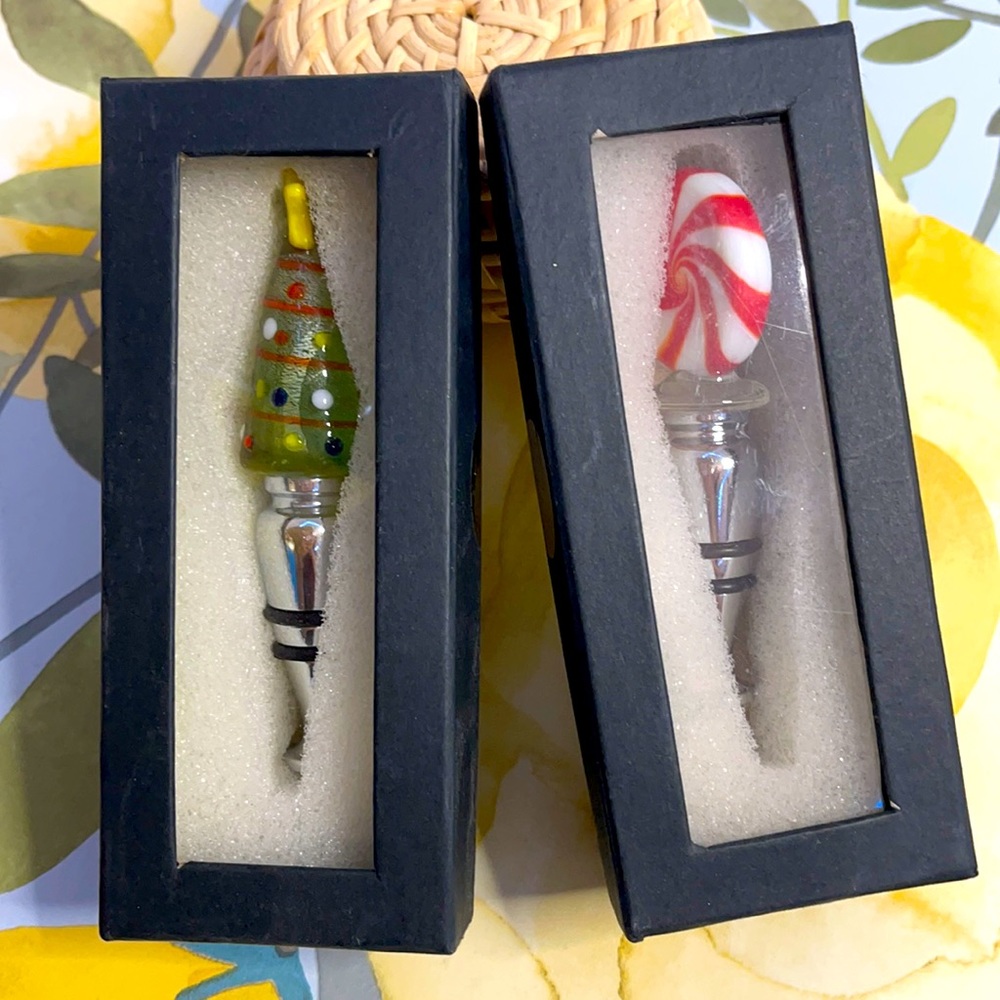 🔥 SALE NIB Holiday Wine Bottle Stoppers